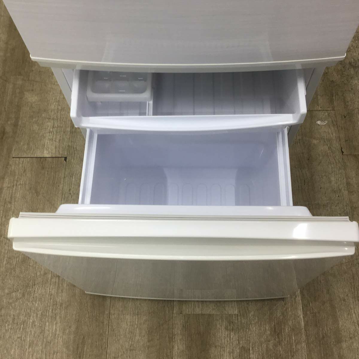 シャープ 冷蔵庫 2ドア 137L つけかえどっちもドア ホワイト SJ-D14E-W 2019年製