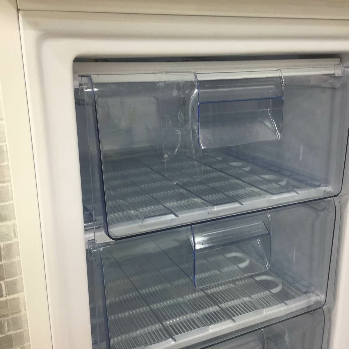 アイリスオーヤマ 冷凍庫 1ドア 175L 右開き ホワイト IUSD-18A-W 2019年製