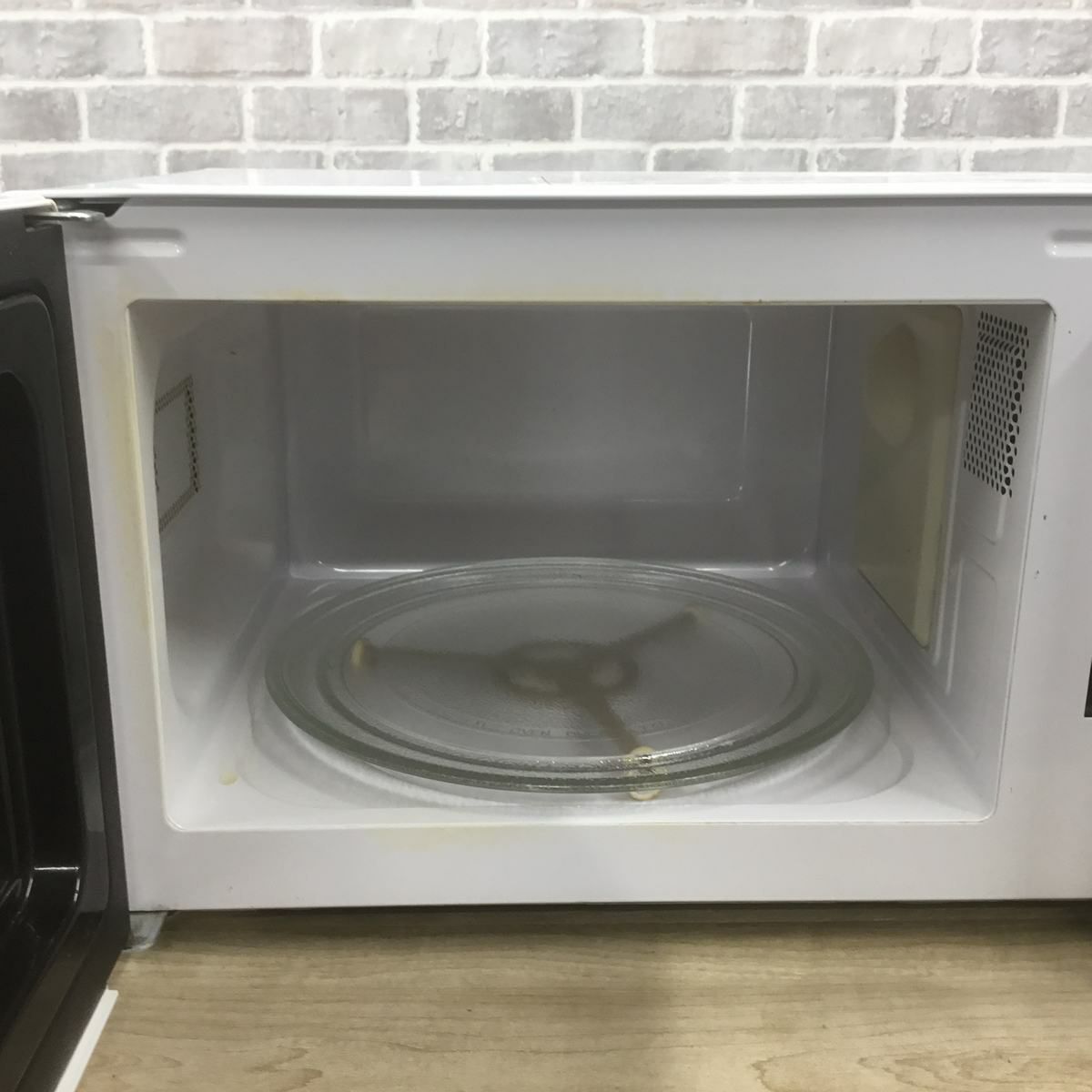 東芝 電子レンジ 700W 17L 50hz 東日本専用 ホワイト MFM-S17A-50HZ(W) 2019年製