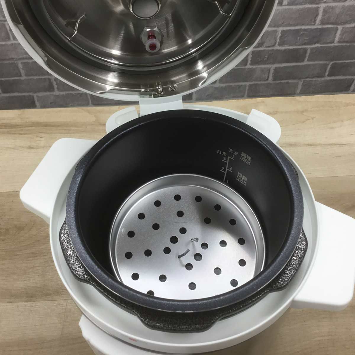 電気圧力鍋 1.2L ホワイト LPC-T1201-W 2024年製