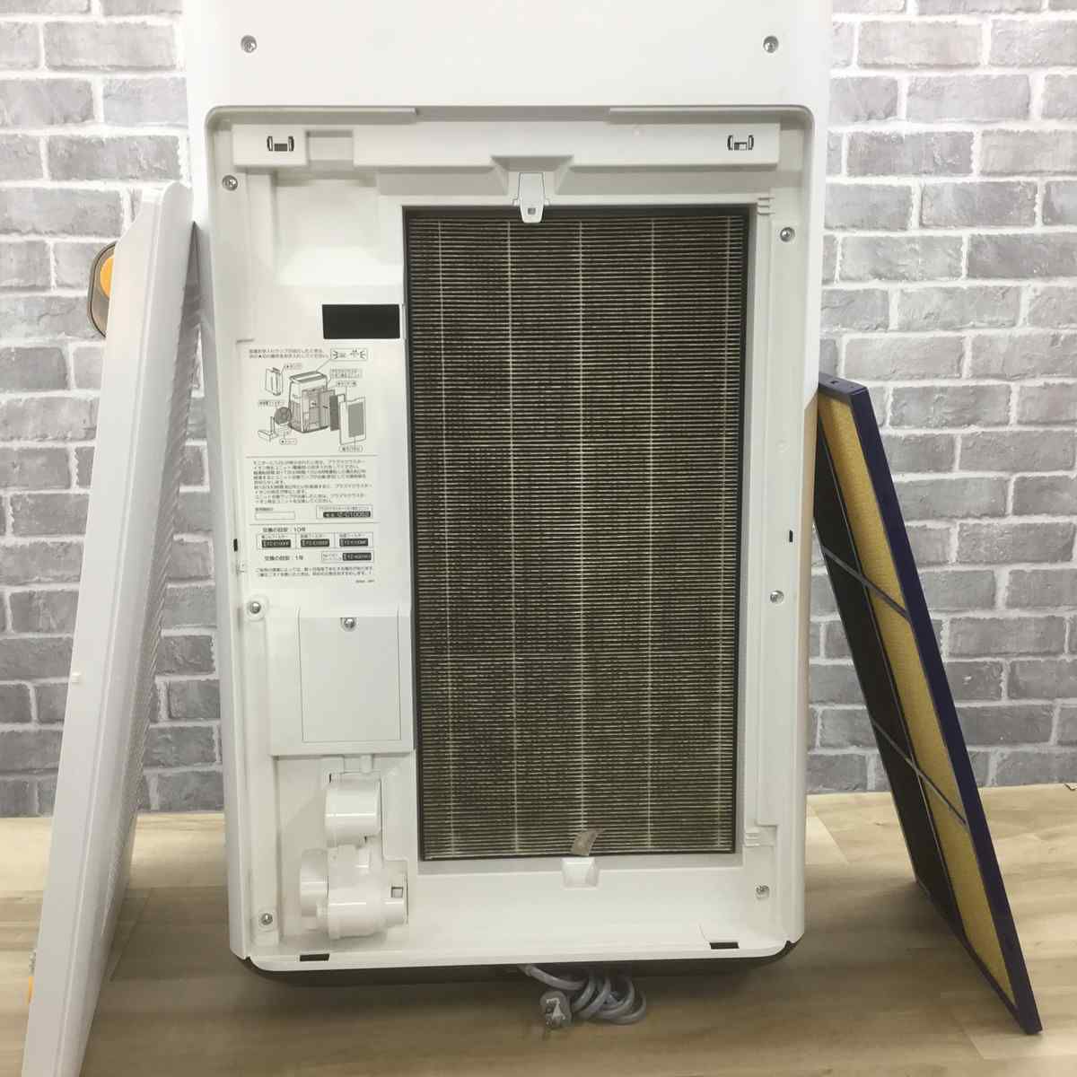 シャープ 加湿空気清浄機 空清46畳 ホワイト KI-NP100-W 2020年製