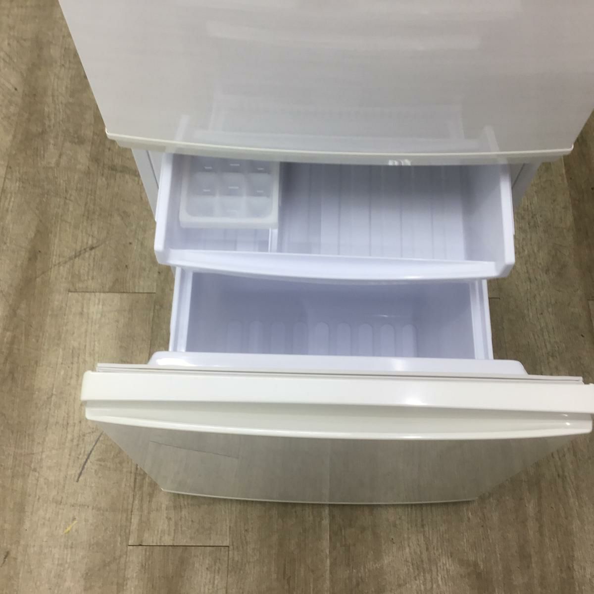 シャープ 冷蔵庫 2ドア 137L つけかえどっちもドア ホワイト SJ-D14D-W 2018年製