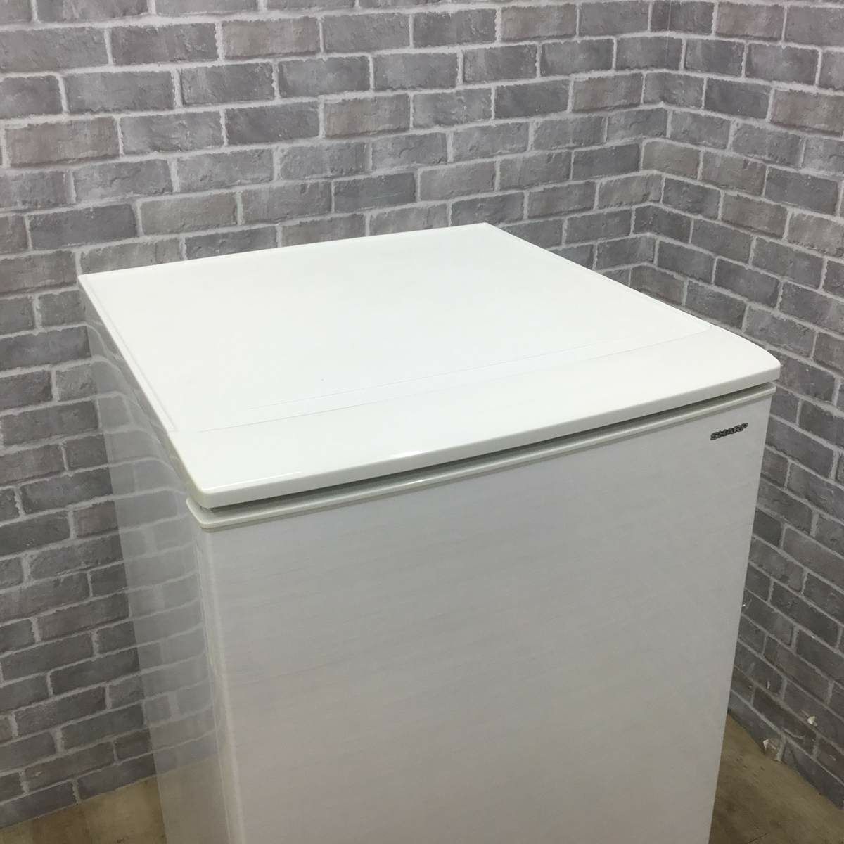 シャープ 冷蔵庫 2ドア 137L つけかえどっちもドア ホワイト SJ-D14D-W 2018年製