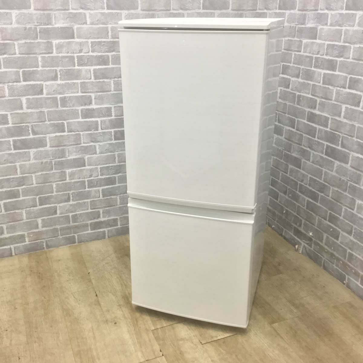 シャープ 冷蔵庫 2ドア 137L つけかえどっちもドア ホワイト SJ-D14C-W 2017年製