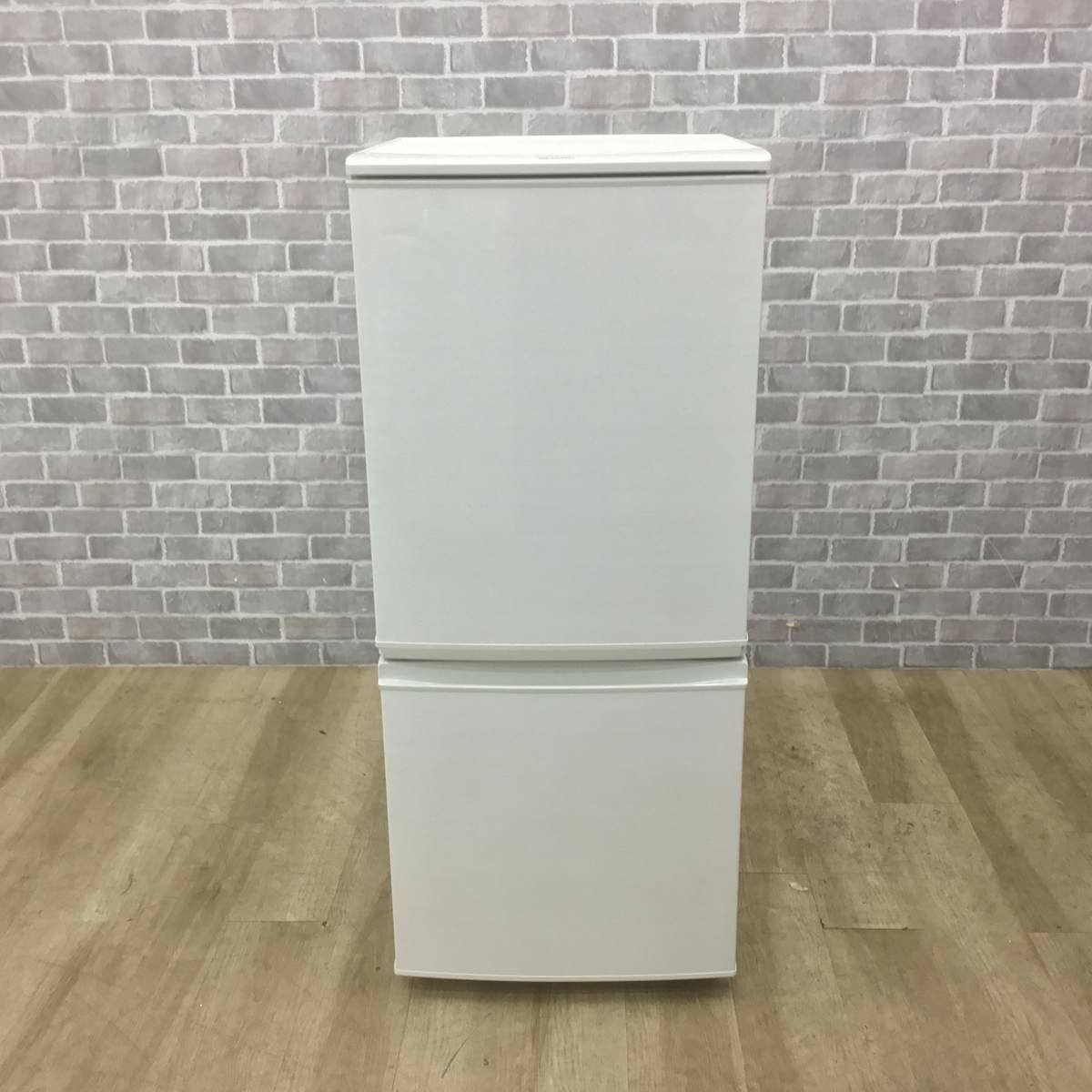 シャープ 冷蔵庫 2ドア 137L つけかえどっちもドア ホワイト SJ-D14C-W 2017年製