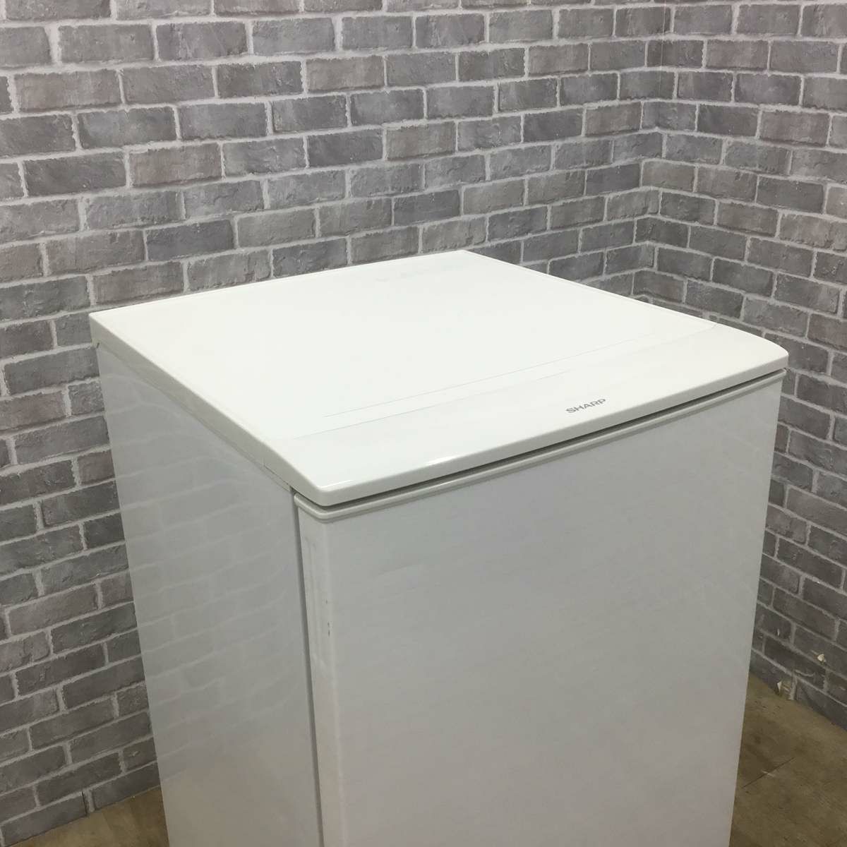 シャープ 冷蔵庫 2ドア 137L つけかえどっちもドア ホワイト SJ-D14C-W 2017年製