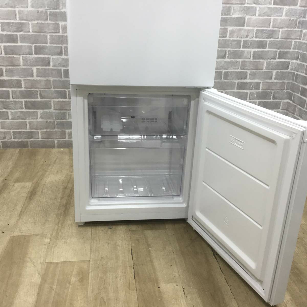 ハイアール 冷蔵庫 2ドア 140L 右開き ホワイト JR-NF140N 2022年製