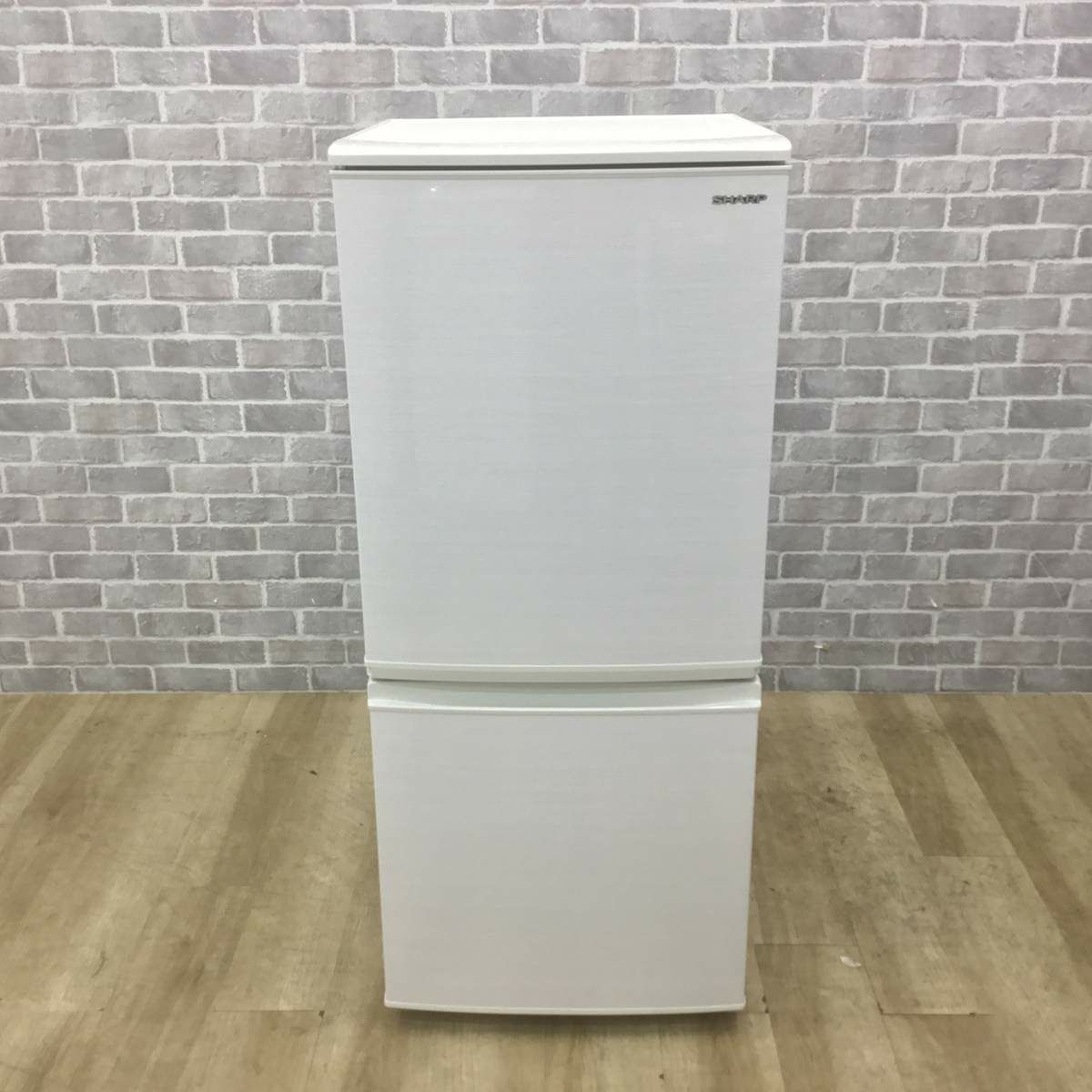 シャープ 冷蔵庫 2ドア 137L つけかえどっちもドア ホワイト SJ-D14F-W 2020年製