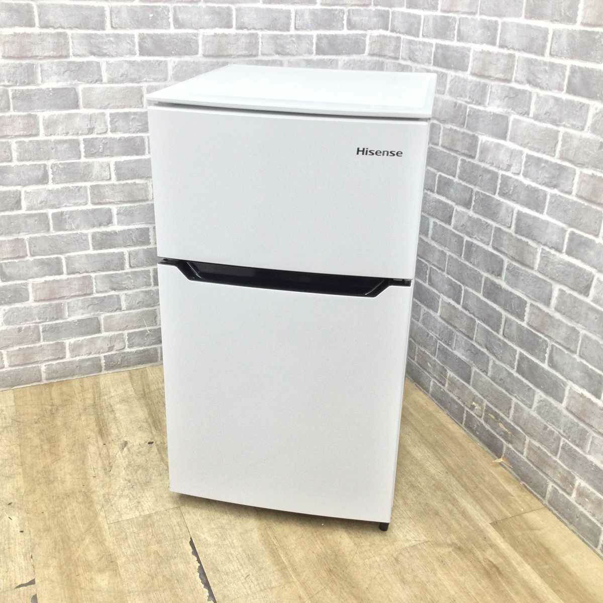 ハイセンス 冷蔵庫 2ドア 93L 右開き ホワイト HR-B95A 2017年製