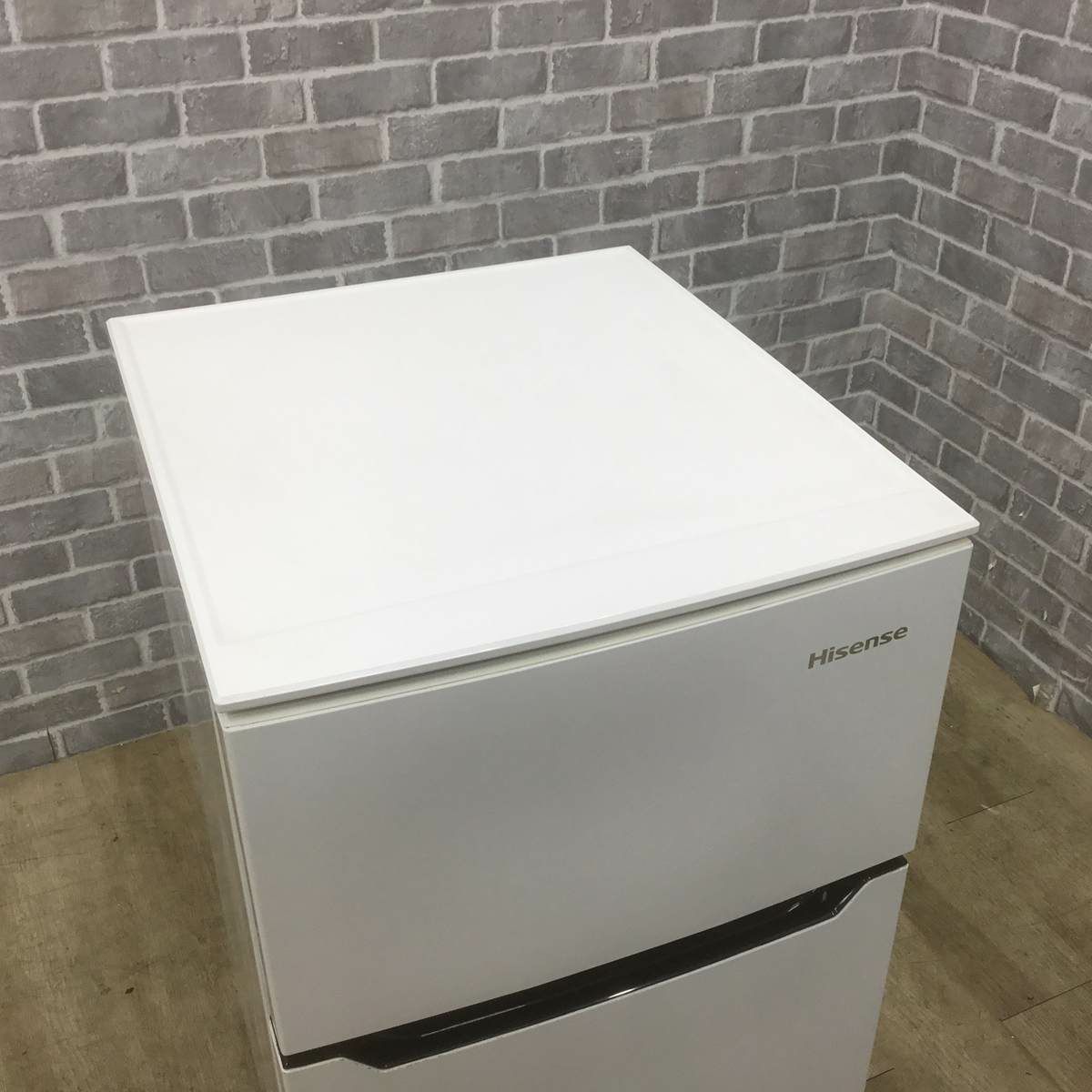 ハイセンス 冷蔵庫 2ドア 93L 右開き ホワイト HR-B95A 2017年製