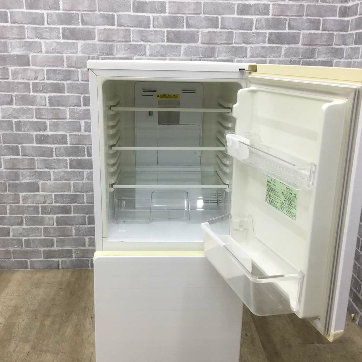 ユーイング 冷蔵庫 2ドア 110L 右開き ホワイト UR-F110H-W 2016年製