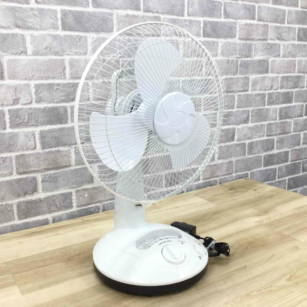 お座敷扇風機 充電式高輝度LED ホワイト YG-3812