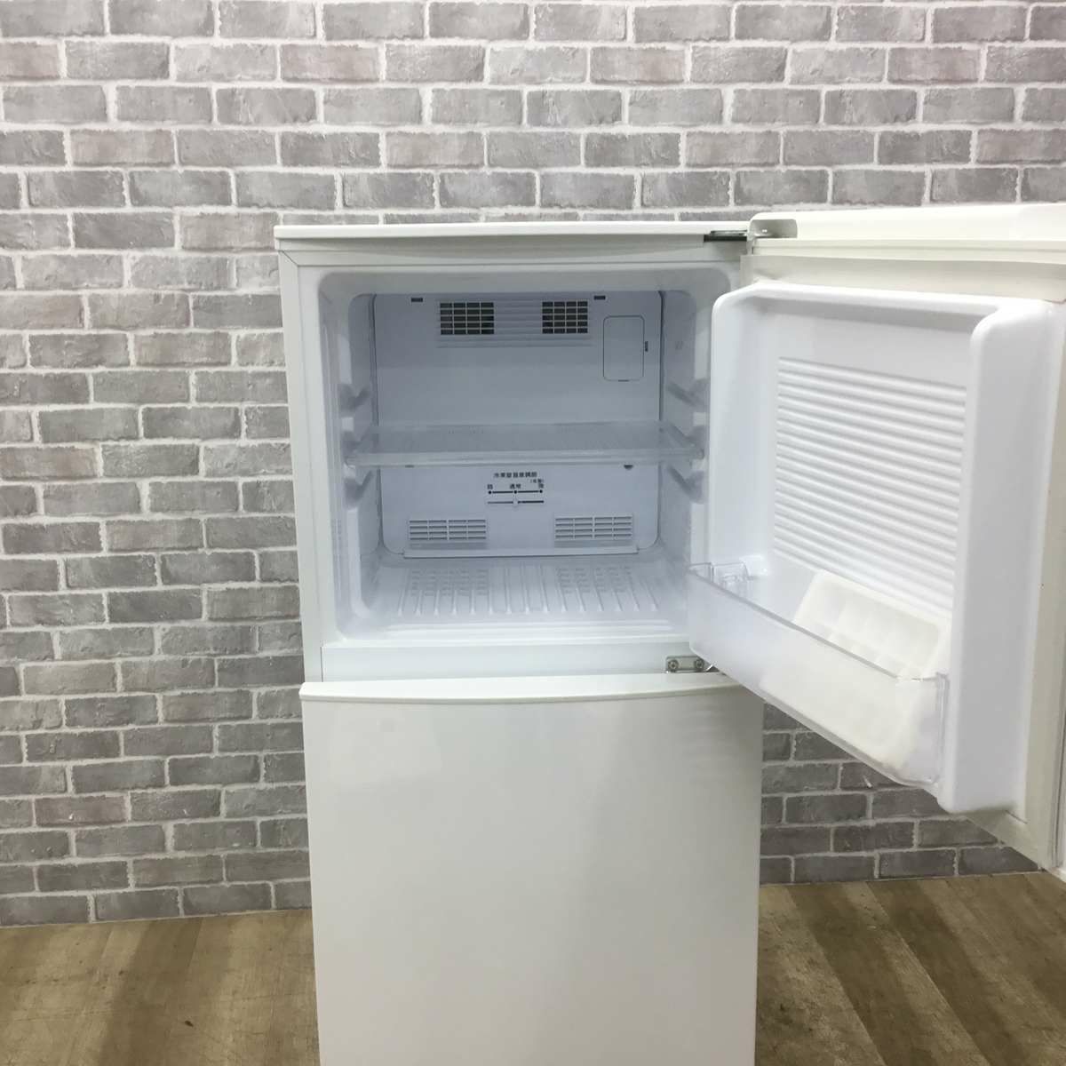 ユーイング 冷蔵庫 2ドア 140L 右開き ホワイト UR-F140J-W 2017年製