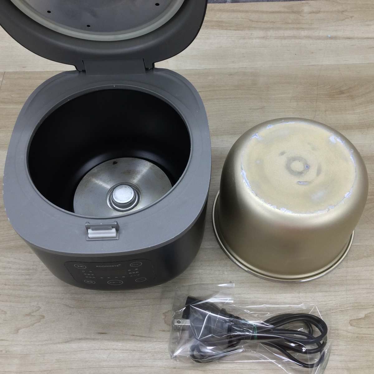 炊飯器 マイコン式 3合炊き ブラック RM-204H BK 2023年製
