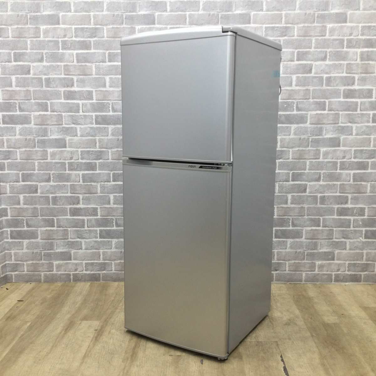 アクア 冷蔵庫 2ドア 140L 右開き シルバー AQR-14E1(S)-2 2017年製