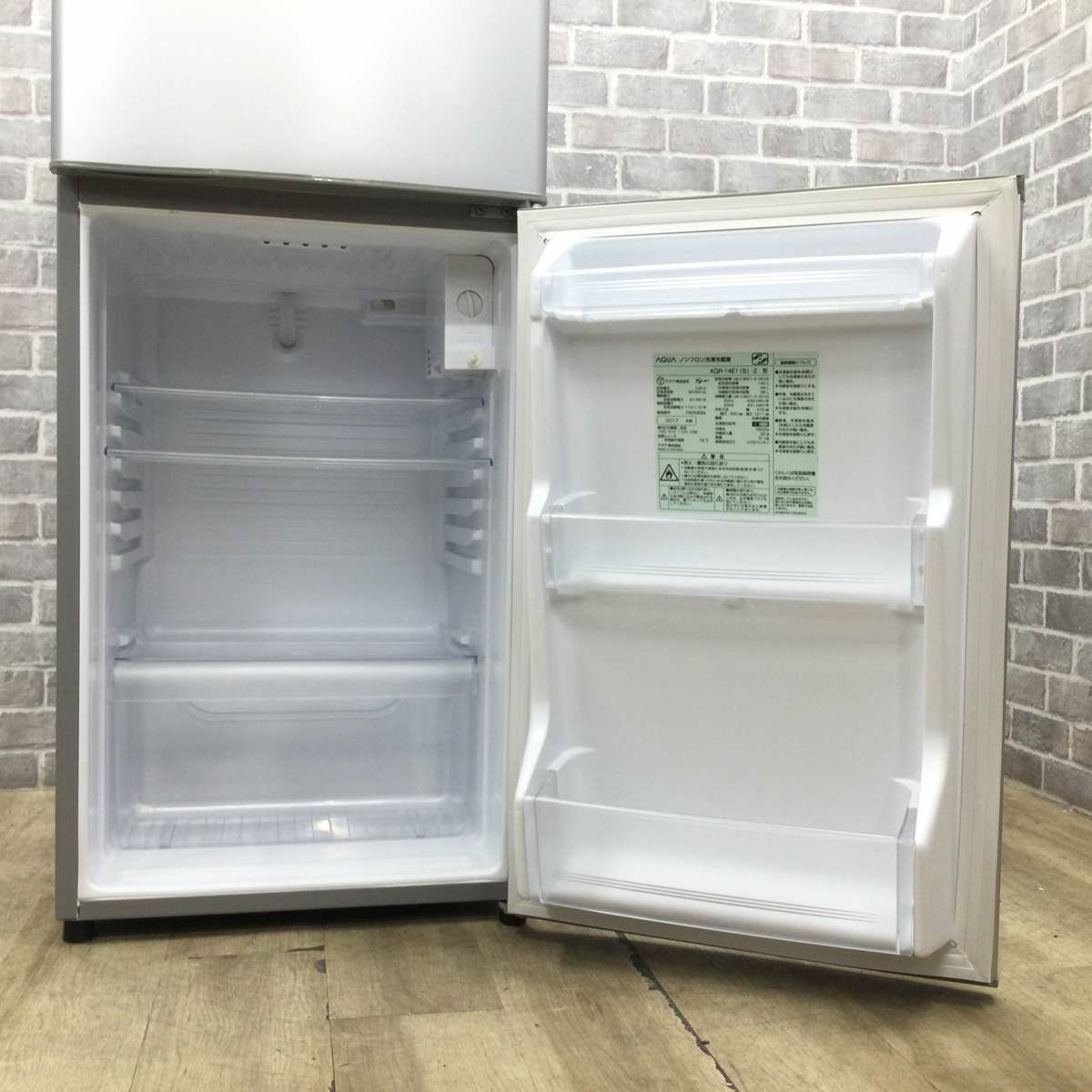 アクア 冷蔵庫 2ドア 140L 右開き シルバー AQR-14E1(S)-2 2017年製