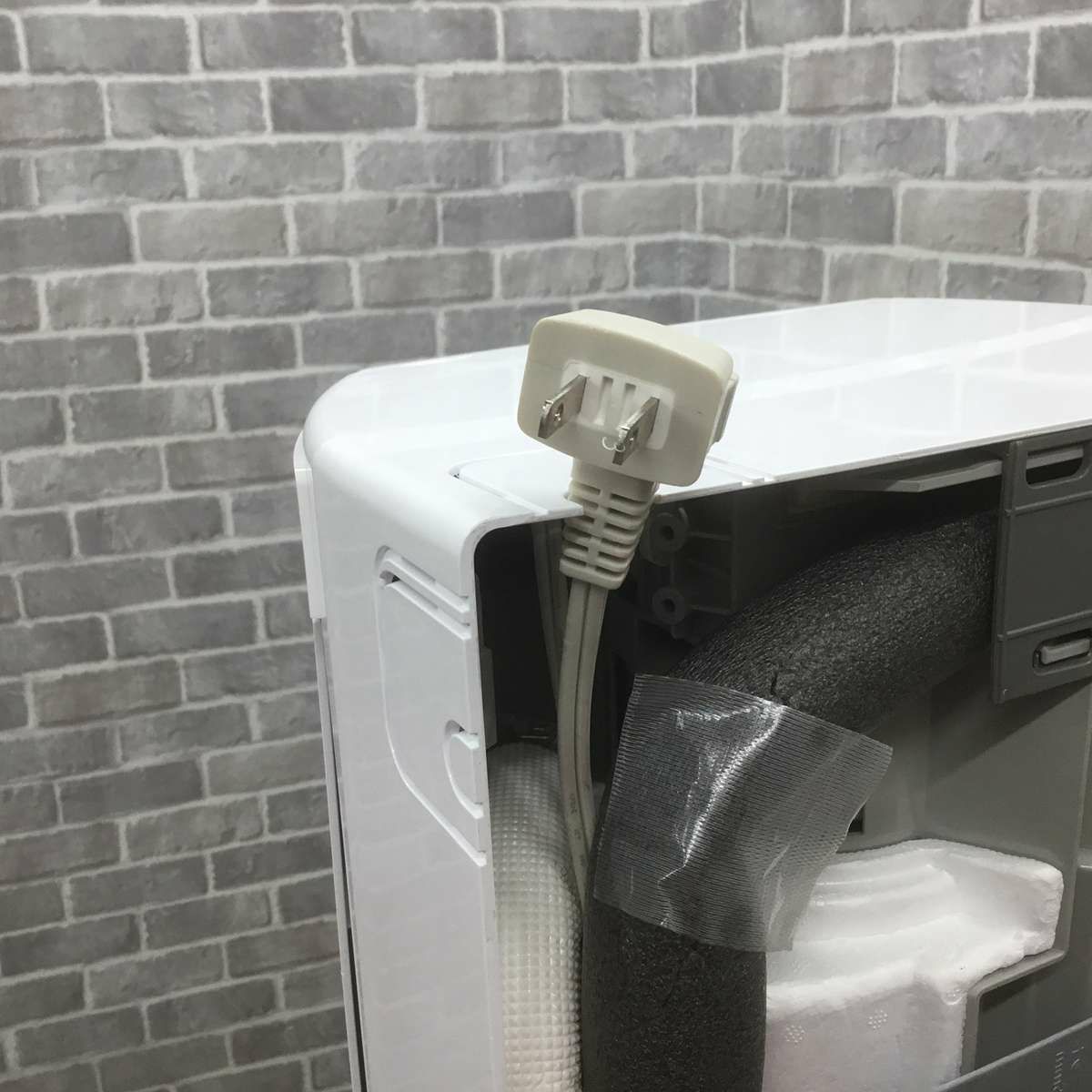 シャープ エアコン 2.2kw プラズマクラスター7000搭載 ホワイト AY-L22DH 2020年製