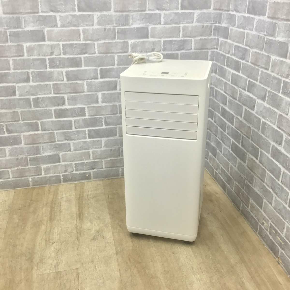 アイリスオーヤマ ポータブルクーラー ホワイト IPK-2304S 2024年製