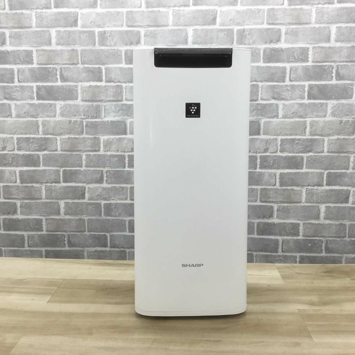 シャープ 加湿空気清浄機 18畳 PM2.5対応 プラズマクラスター25000 ホワイト KI-LS40-W 2019年製