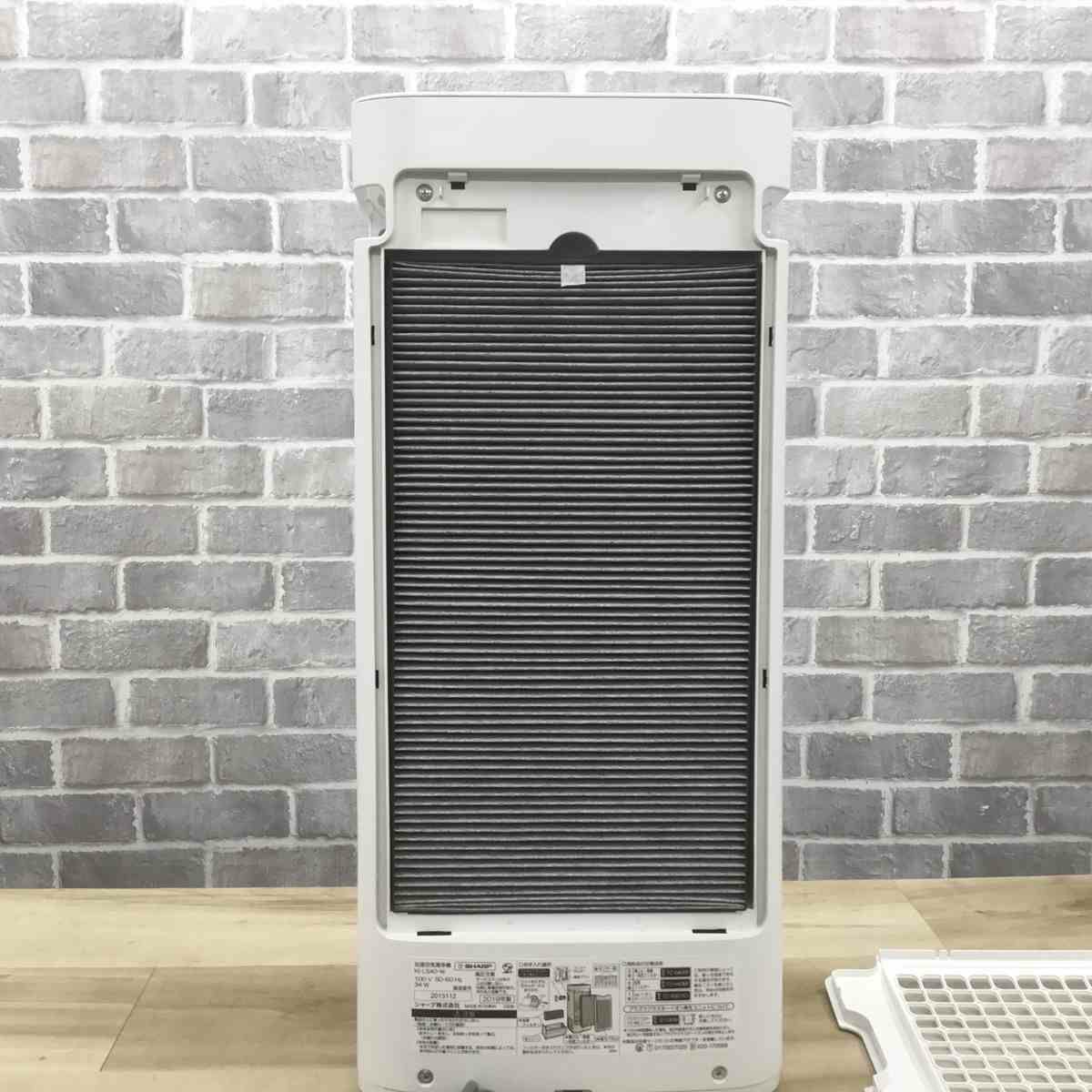 シャープ 加湿空気清浄機 18畳 PM2.5対応 プラズマクラスター25000 ホワイト KI-LS40-W 2019年製