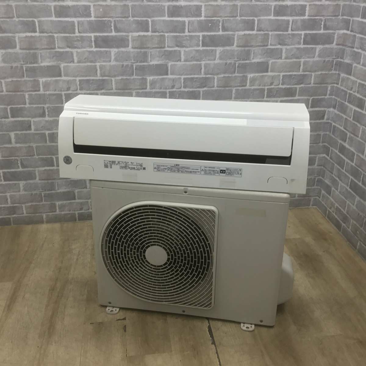 東芝 エアコン 2.2kw ホワイト RAS-F221M(W) 2019年製