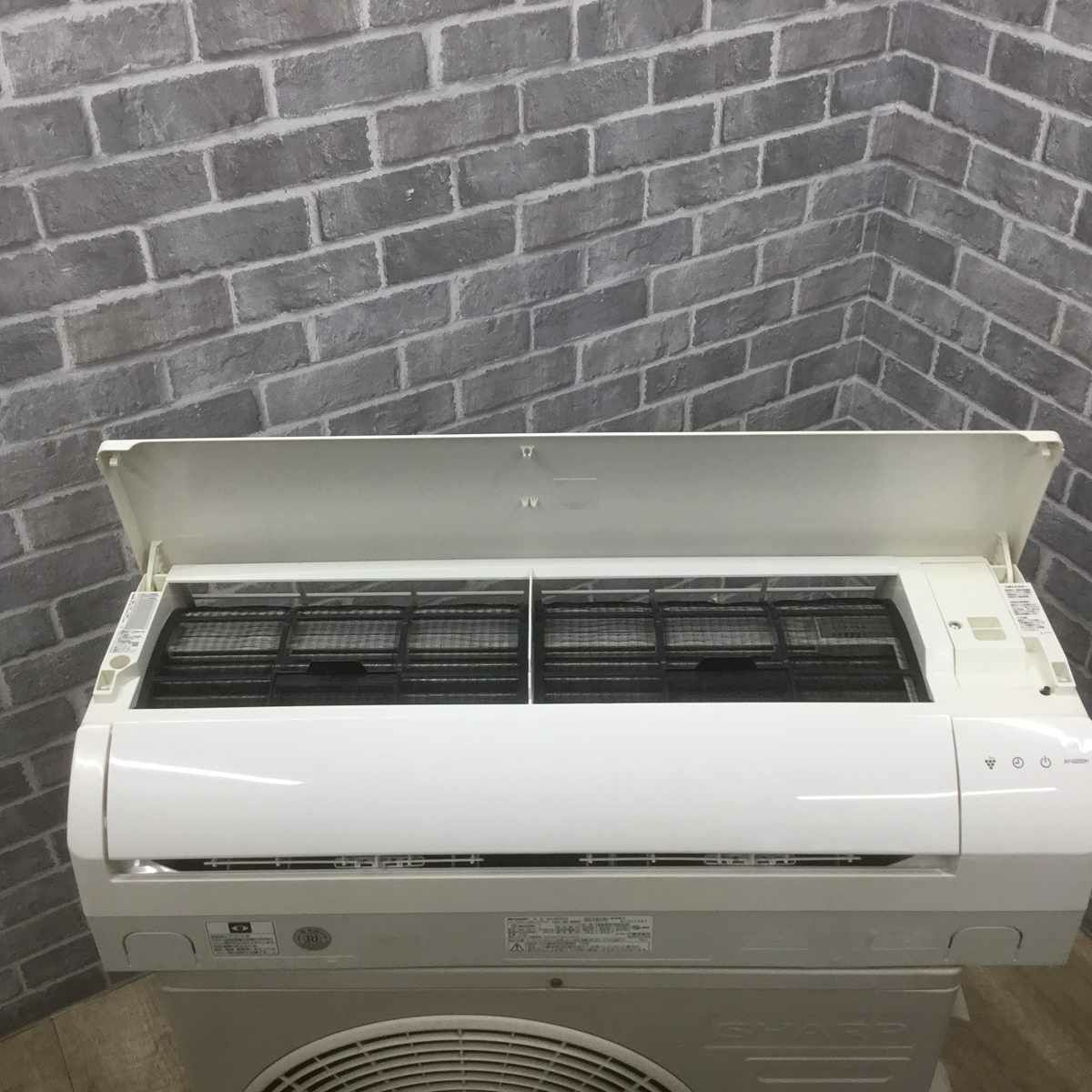 シャープ エアコン 2.2kw プラズマクラスター搭載 ホワイト AY-G22DH 2018年製