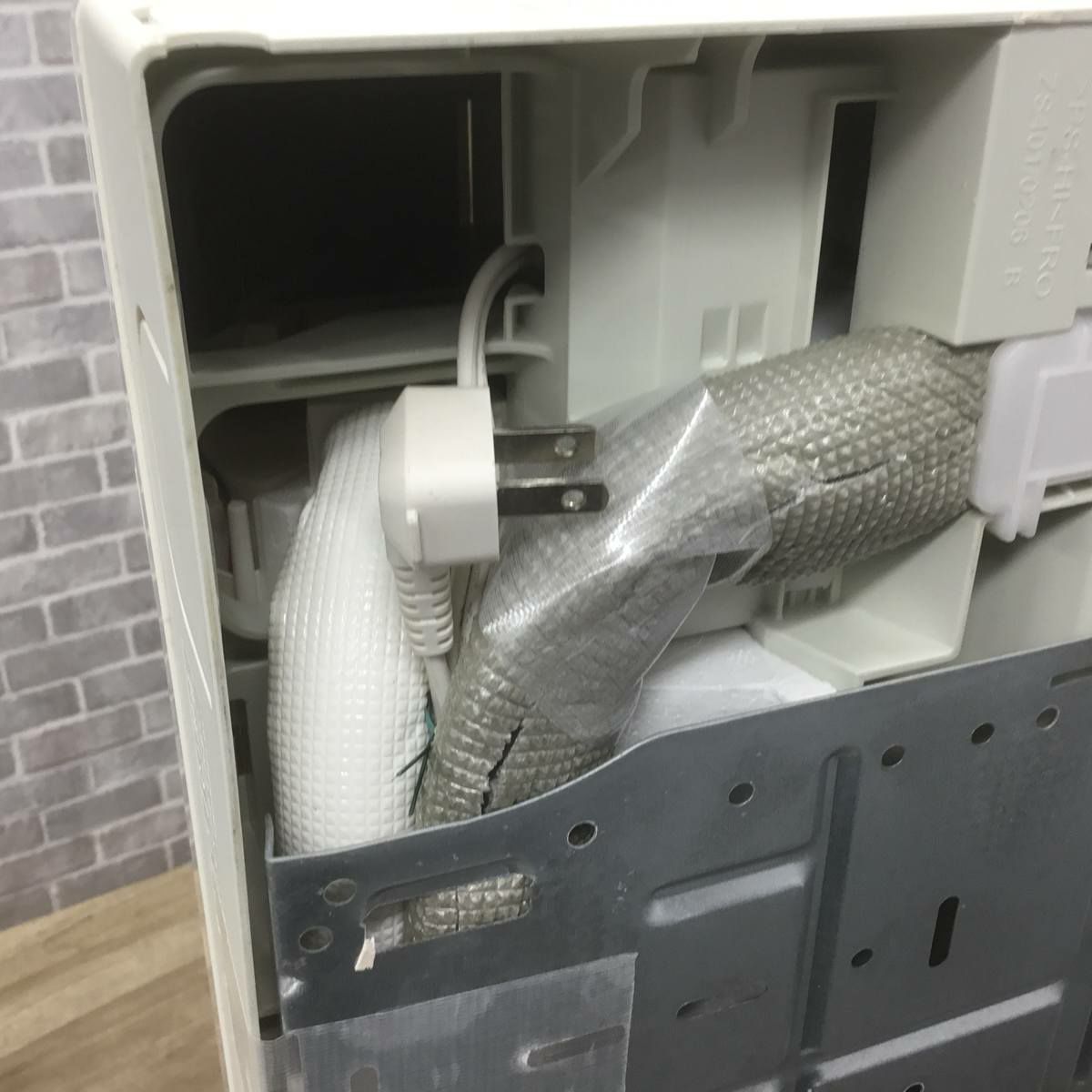 シャープ エアコン 2.2kw プラズマクラスター搭載 ホワイト AY-G22DH 2018年製