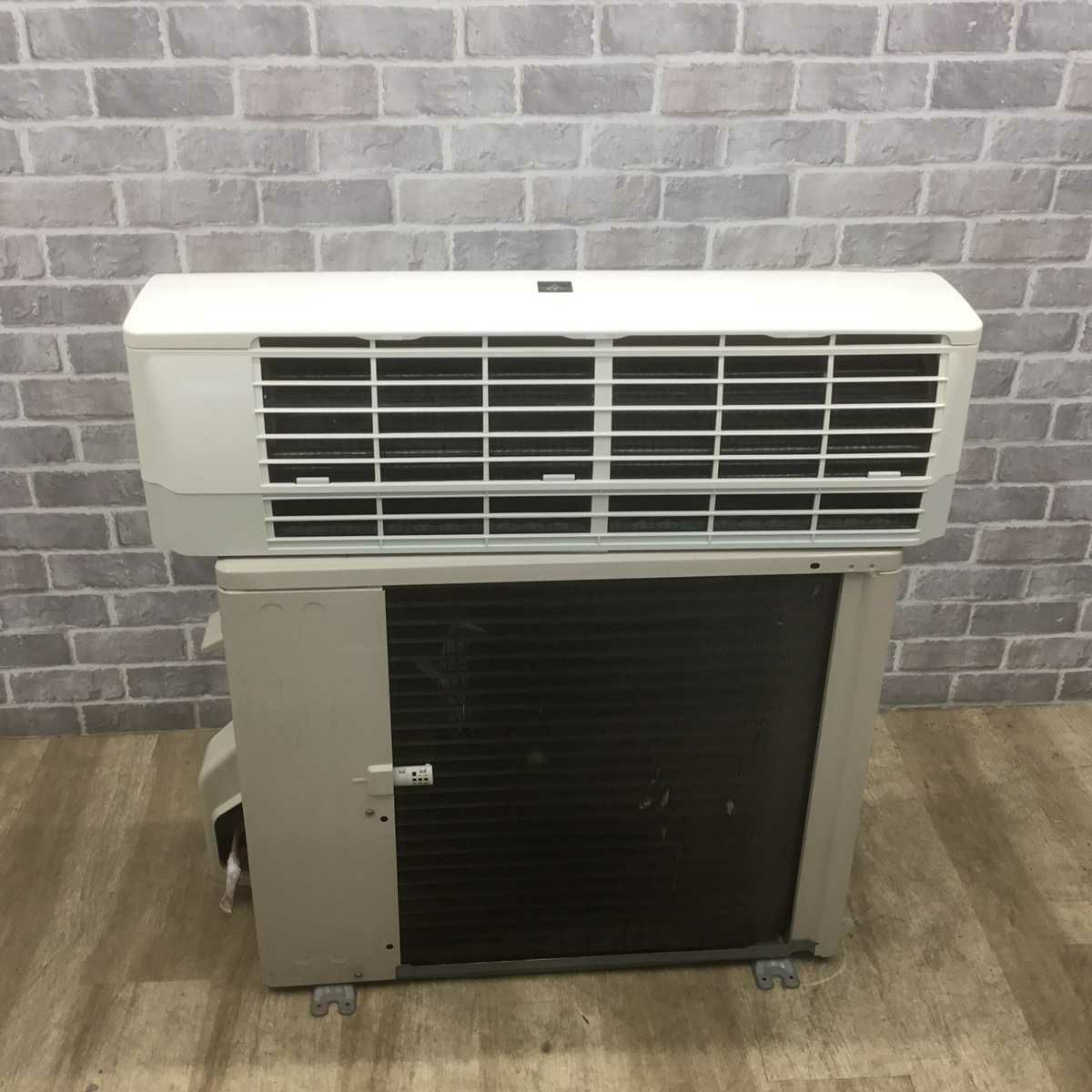 シャープ エアコン 2.2kw プラズマクラスター搭載 ホワイト AY-G22DH 2018年製