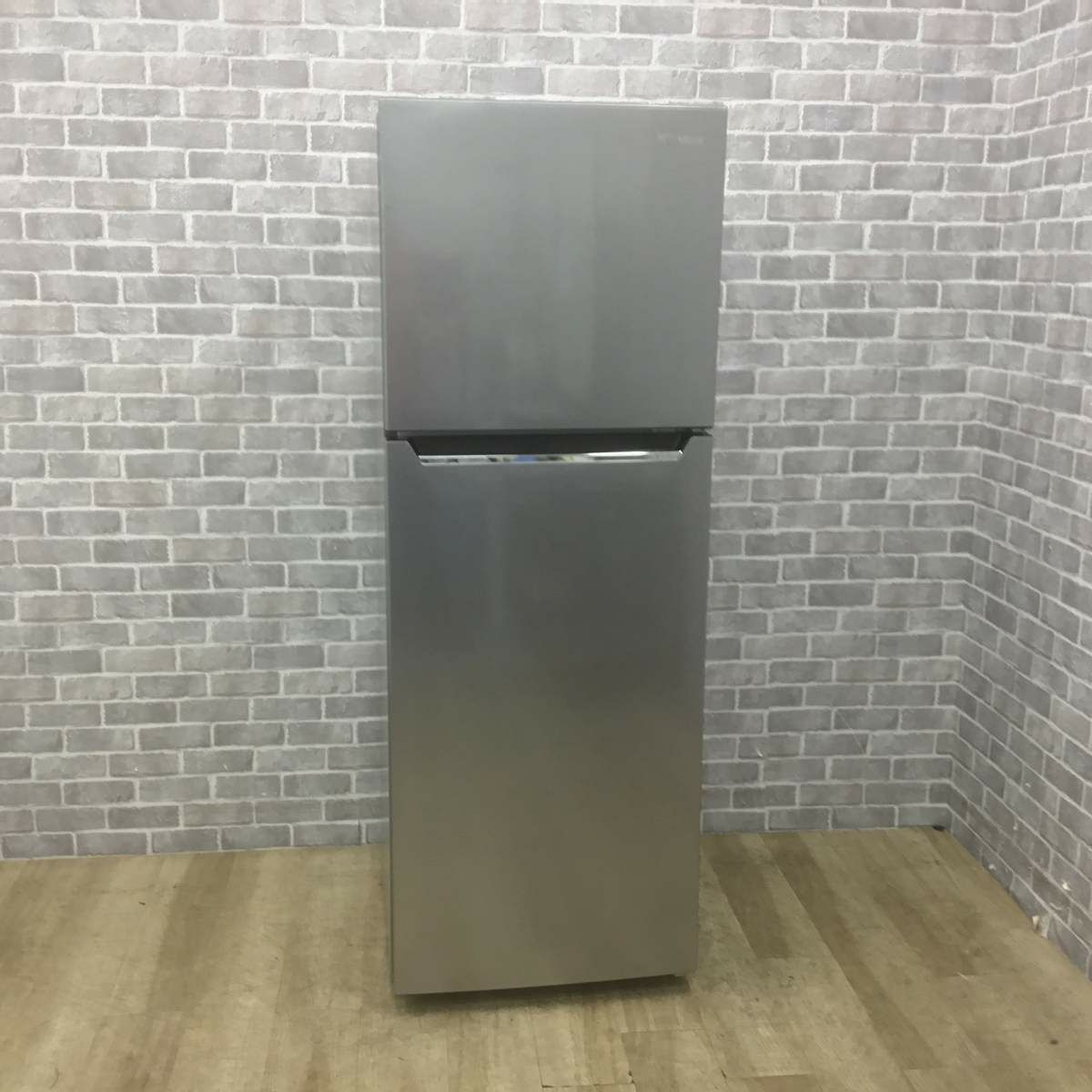 ハイセンス 冷蔵庫 2ドア 236L 右開き シルバー HR-B2302 2021年製