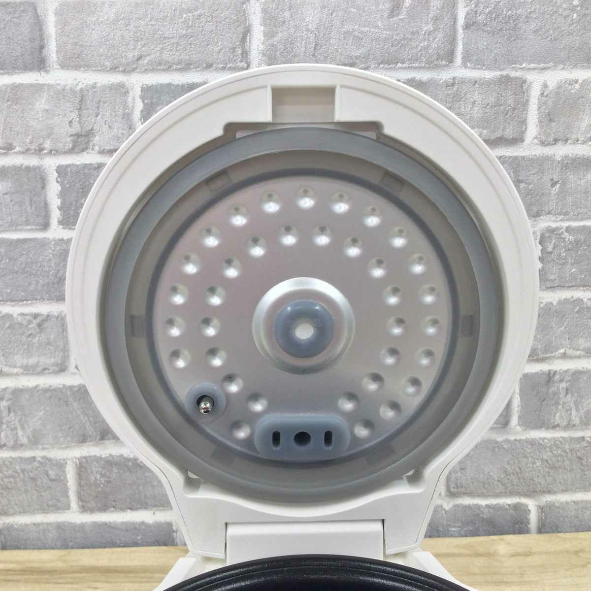 シィーネット 炊飯器 マイコン 3合 ホワイト OB-M30-W 2024年製