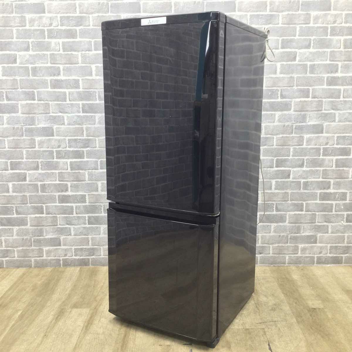 三菱電機 冷蔵庫 2ドア 146L 右開き ブラック MR-P15C-B 2018年製