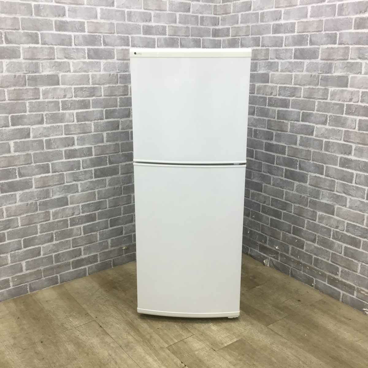 ユーイング 冷蔵庫 2ドア 140L 右開き ホワイト UR-F140J(W) 2017年製