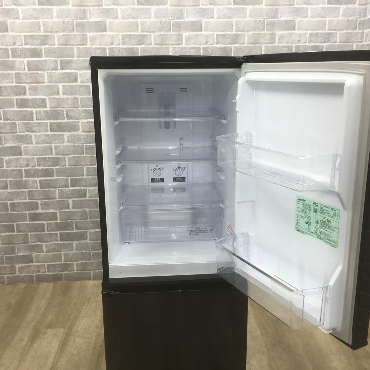 三菱電機 冷蔵庫 2ドア 146L 右開き ブラック MR-P15Z-B 2016年製 ... 三菱
