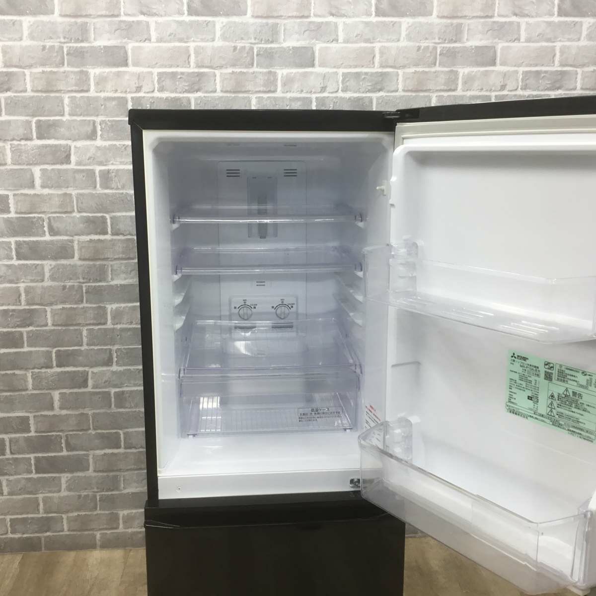 三菱電機 冷蔵庫 2ドア 146L 右開き ブラック MR-P15A-B 2016年製