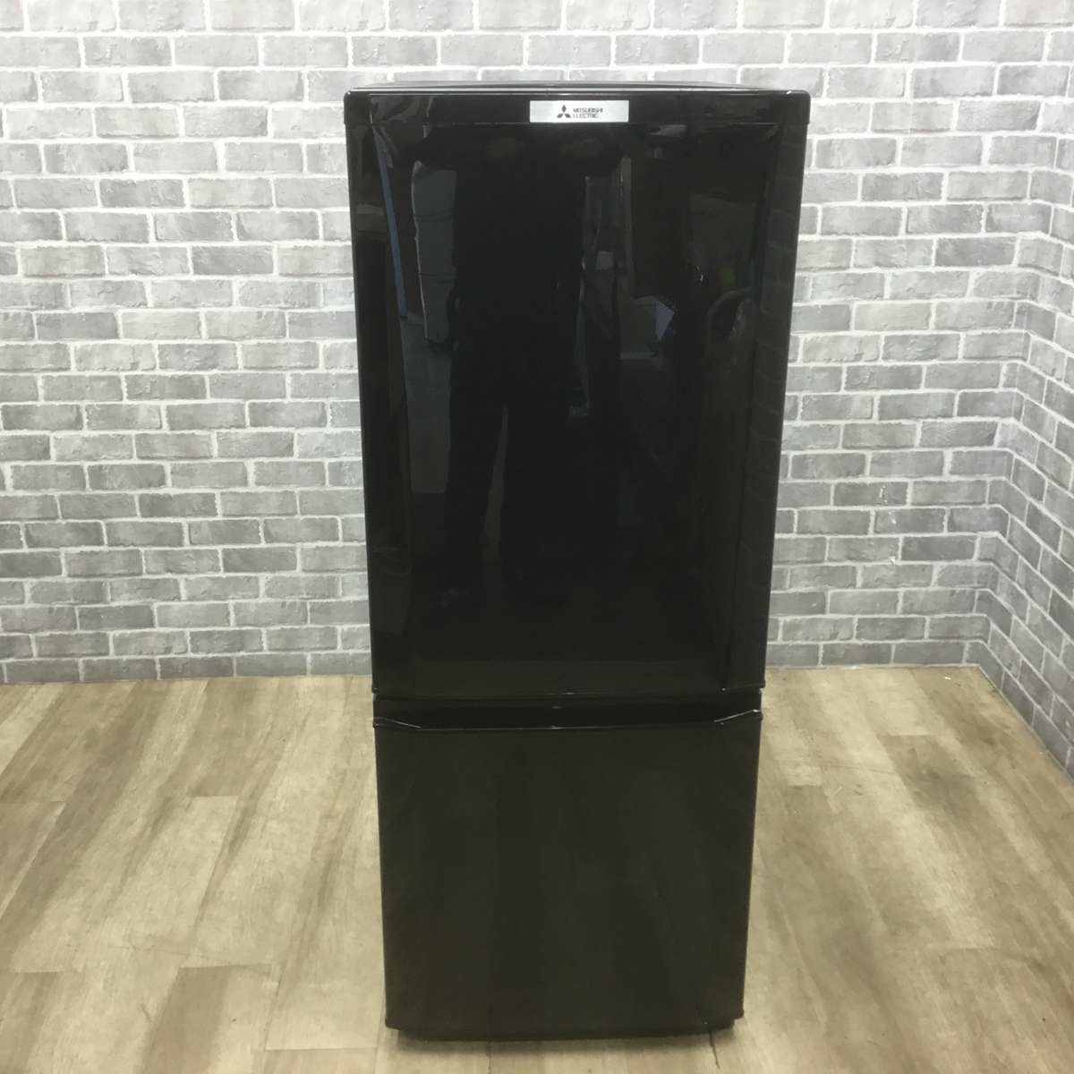 三菱電機 冷蔵庫 2ドア 146L 右開き ブラック MR-P15A-B 2017年製