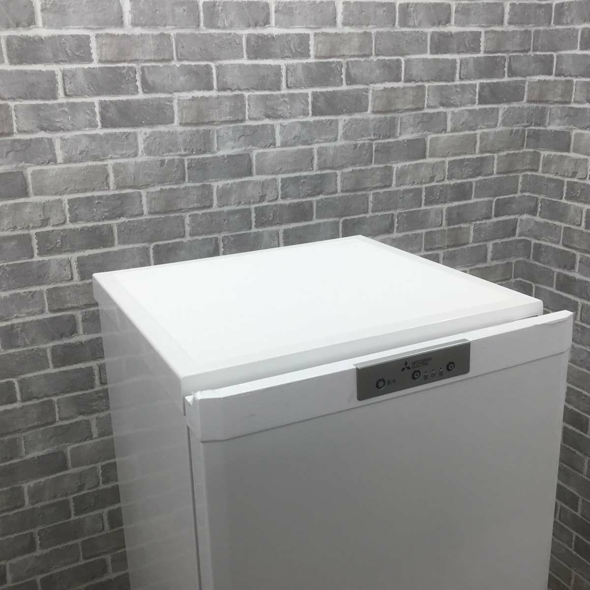 三菱電機 冷凍庫 1ドア 144L 右開き ホワイト MF-U14K-W 2025年製 【訳あり 未使用品】