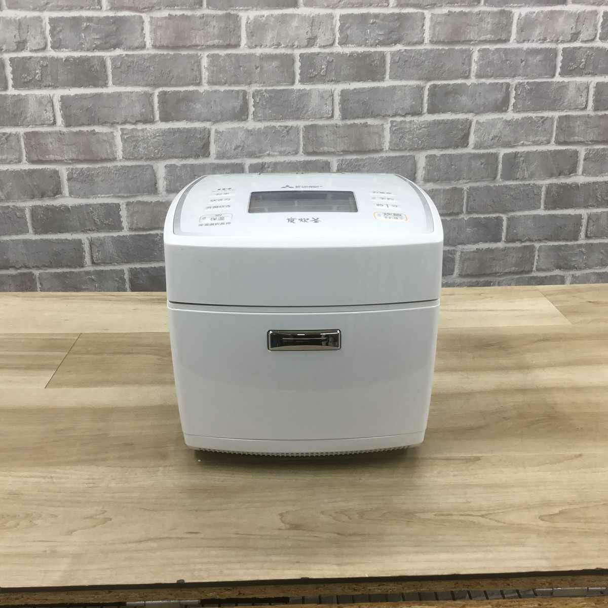 三菱電機 炊飯器 IH式 5.5合炊き 備長炭 炭炊釜 ホワイト NJ-VEA10-W 2020年製