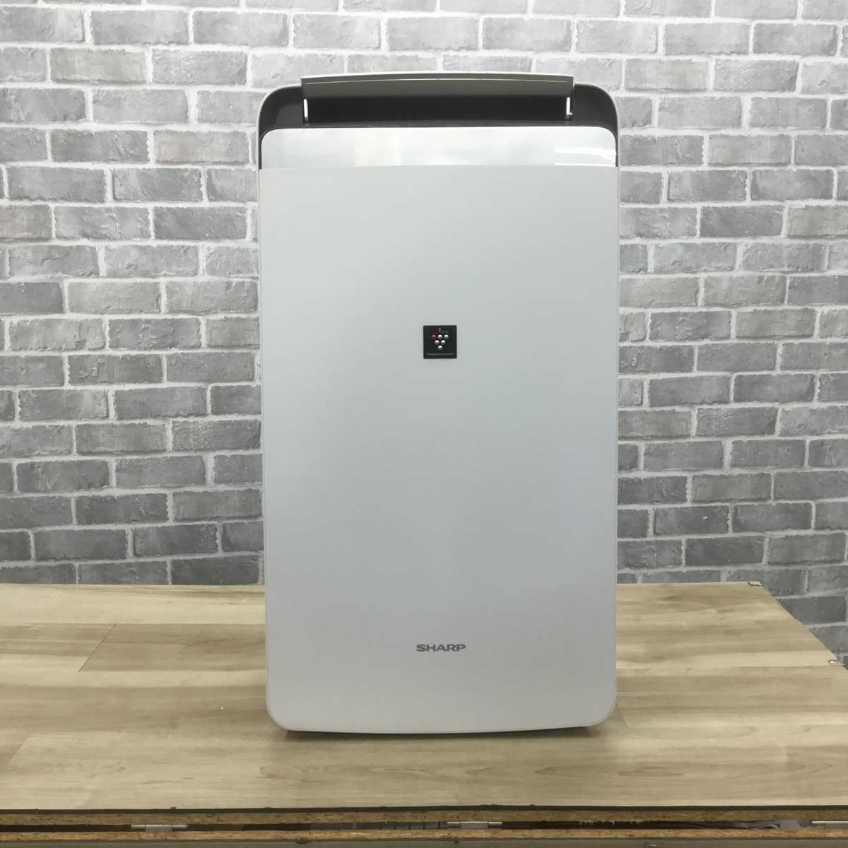 シャープ 除湿器 衣類乾燥 4.5L コンプレッサー式 プラズマクラスター搭載 木造 20畳 鉄筋 40畳 ホワイト CV-J180-W 2020年製