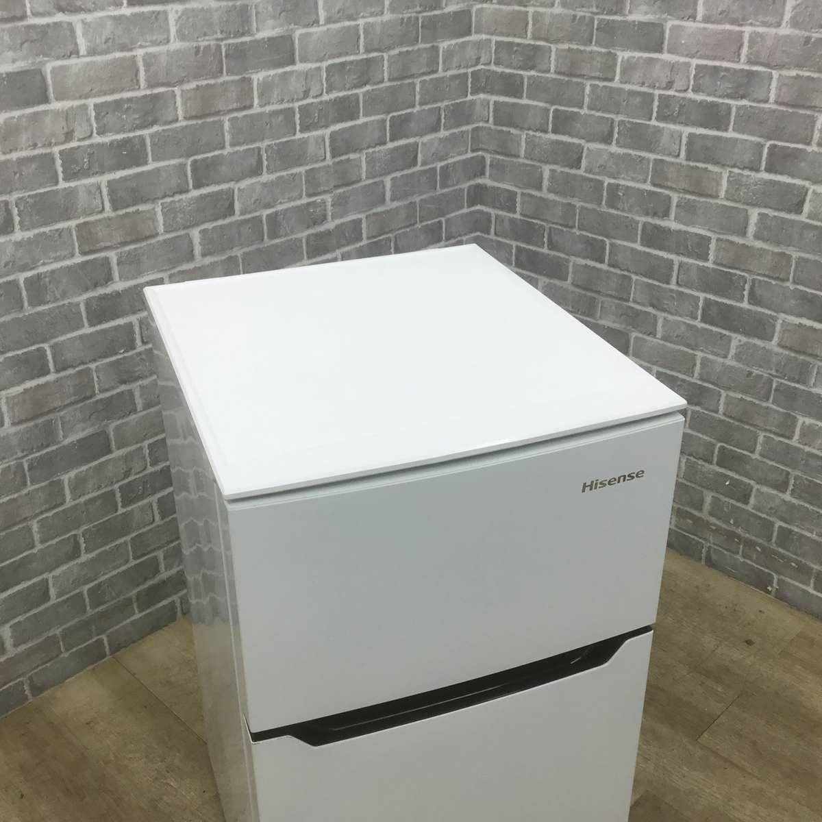 ハイセンス 冷蔵庫 2ドア 93L 右開き ホワイト HR-B95A 2017年製
