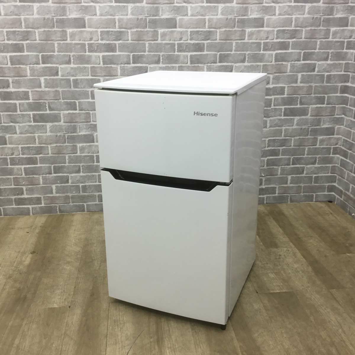 ハイセンス 冷蔵庫 2ドア 93L 右開き ホワイト HR-B95A 2018年製