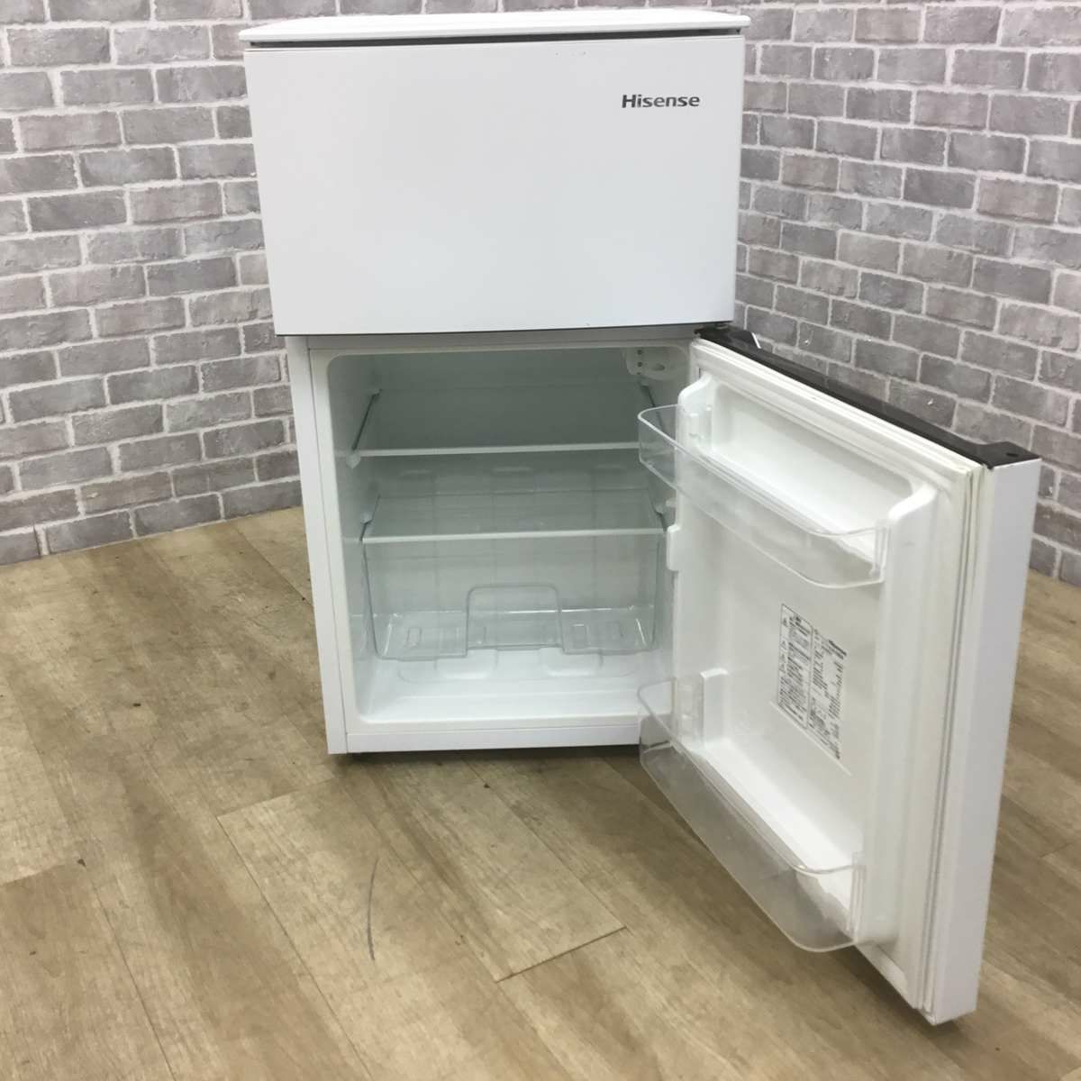 ハイセンス 冷蔵庫 2ドア 93L 右開き ホワイト HR-B95A 2018年製