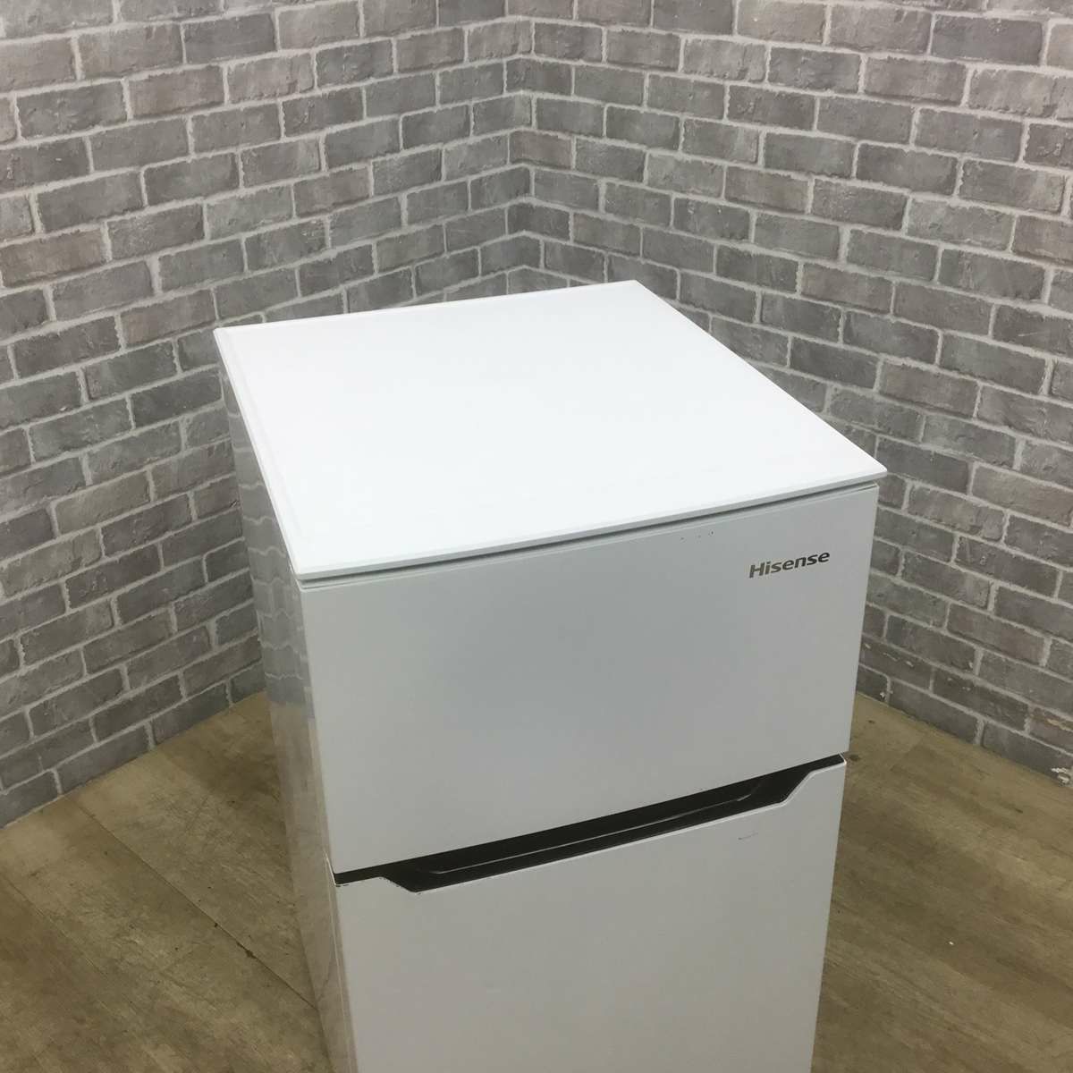 ハイセンス 冷蔵庫 2ドア 93L 右開き ホワイト HR-B95A 2018年製