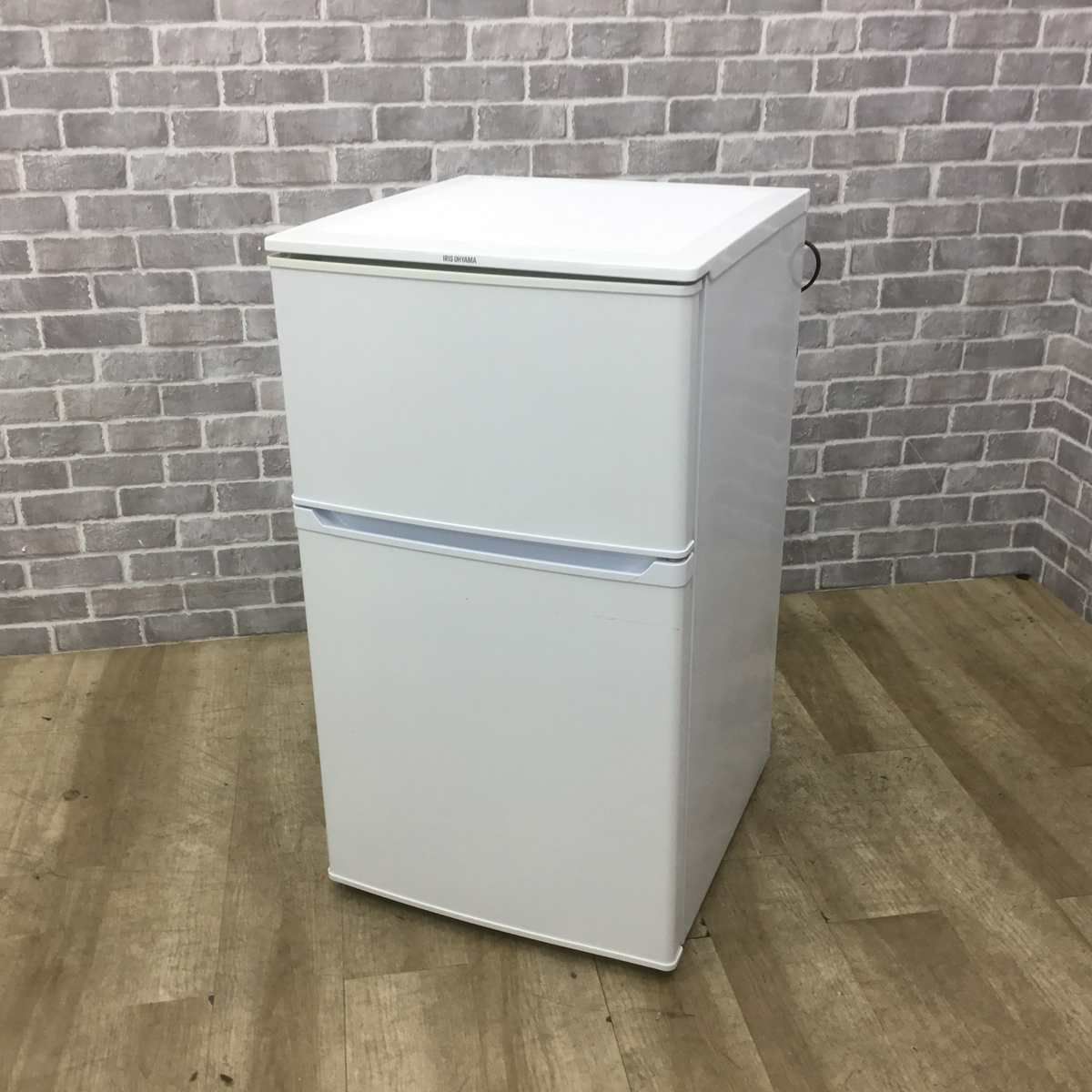 アイリスオーヤマ 冷蔵庫 2ドア 90L 右開き ホワイト IRR-A09TW-W 2019年製