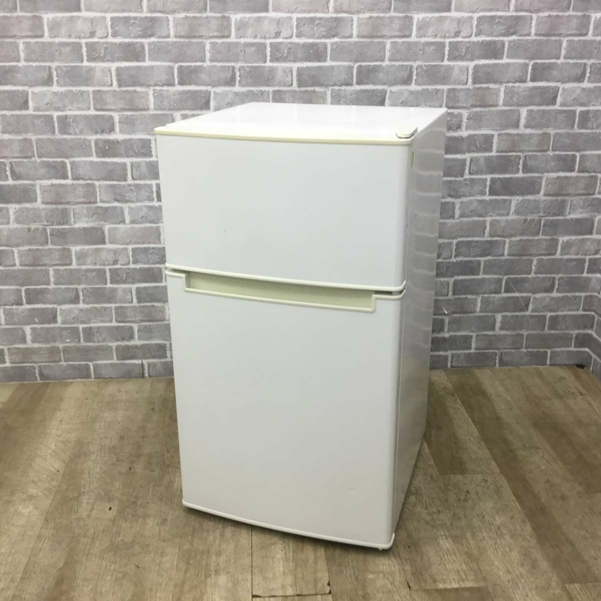 ハイアール 冷蔵庫 2ドア 85L 右開き ホワイト AT-RF85B(WH) 2019年製