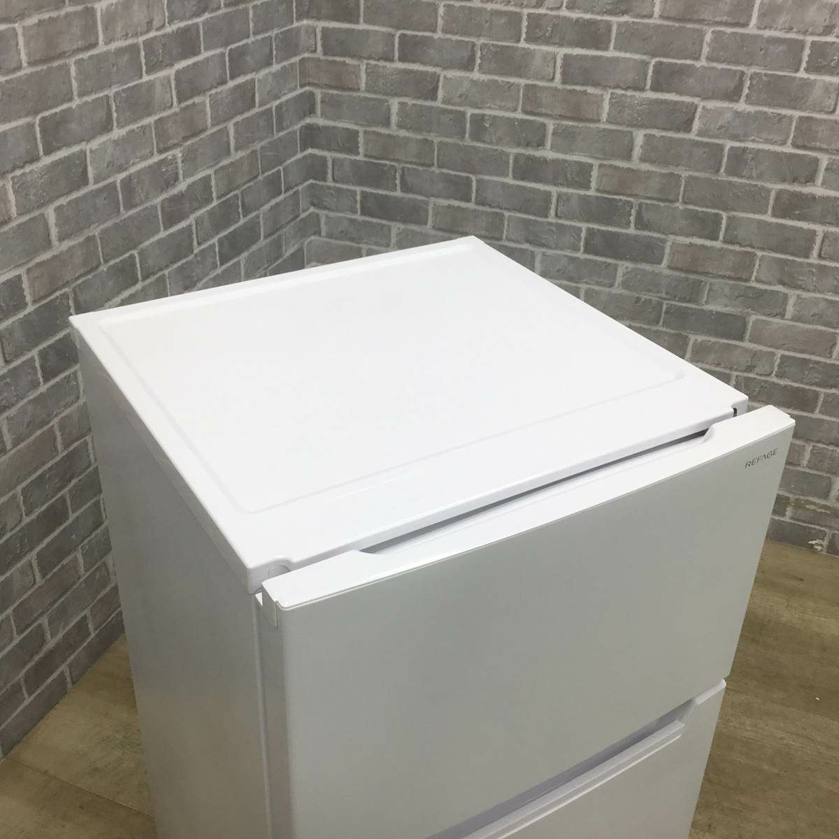 ヤマダ電機 REFAGE 冷蔵庫 2ドア 87L 右開き ホワイト YRZ-C09LW 2024年製