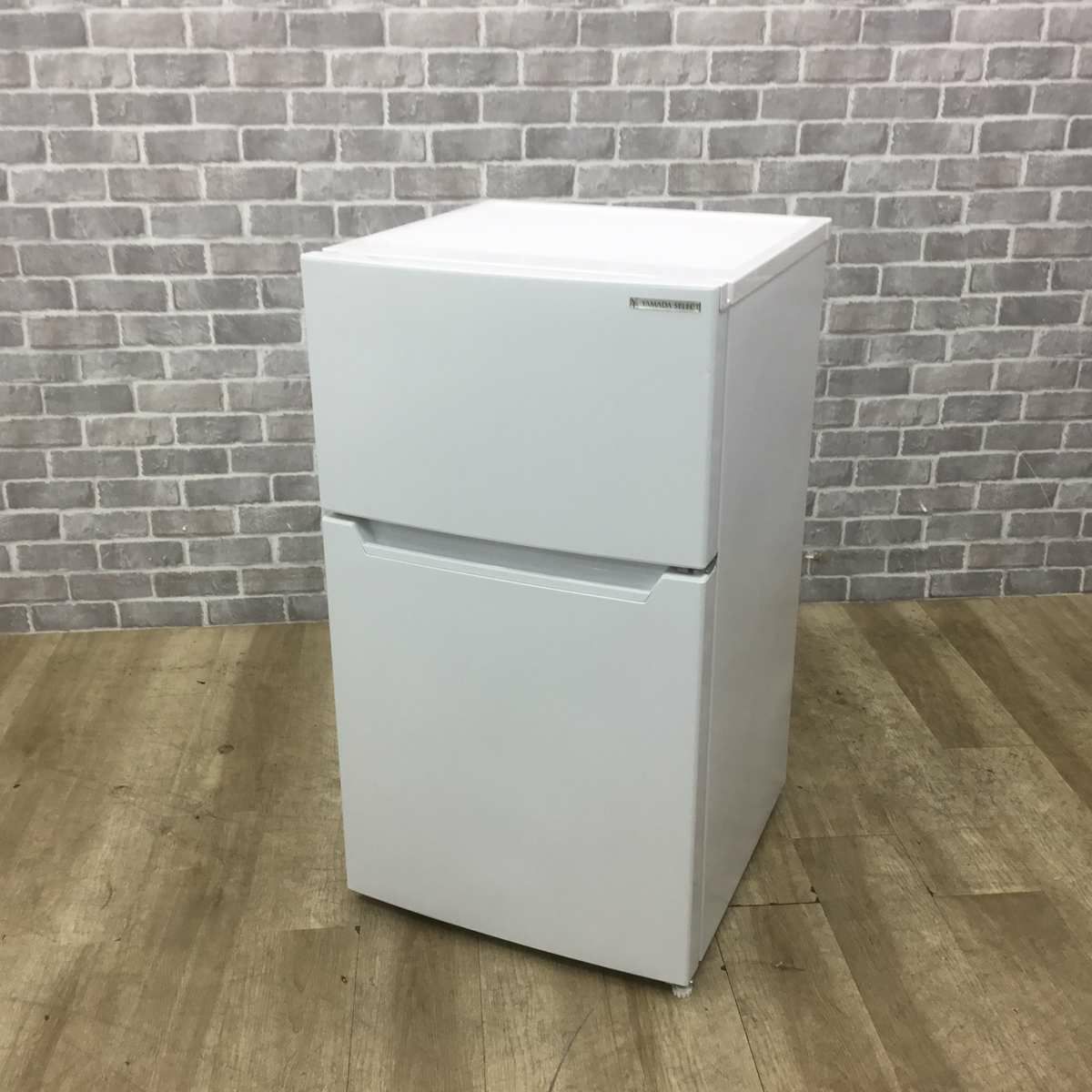 ヤマダ電機 冷蔵庫 2ドア 87L 右開き ホワイト YRZ-C09H1 2022年製