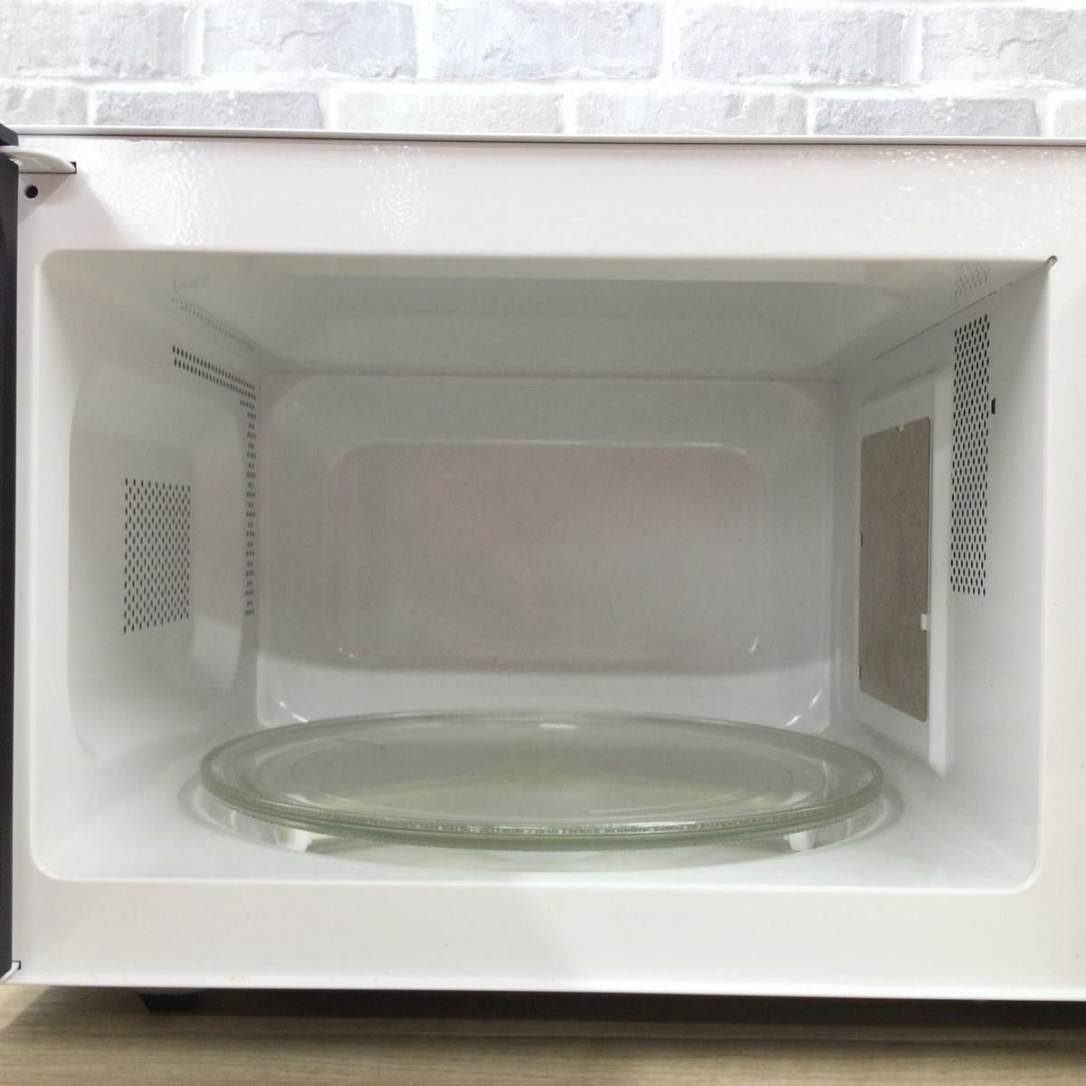 シャープ 電子レンジ 700W 20L 50hz 東日本専用 ホワイト RE-T3-W5 2018年製