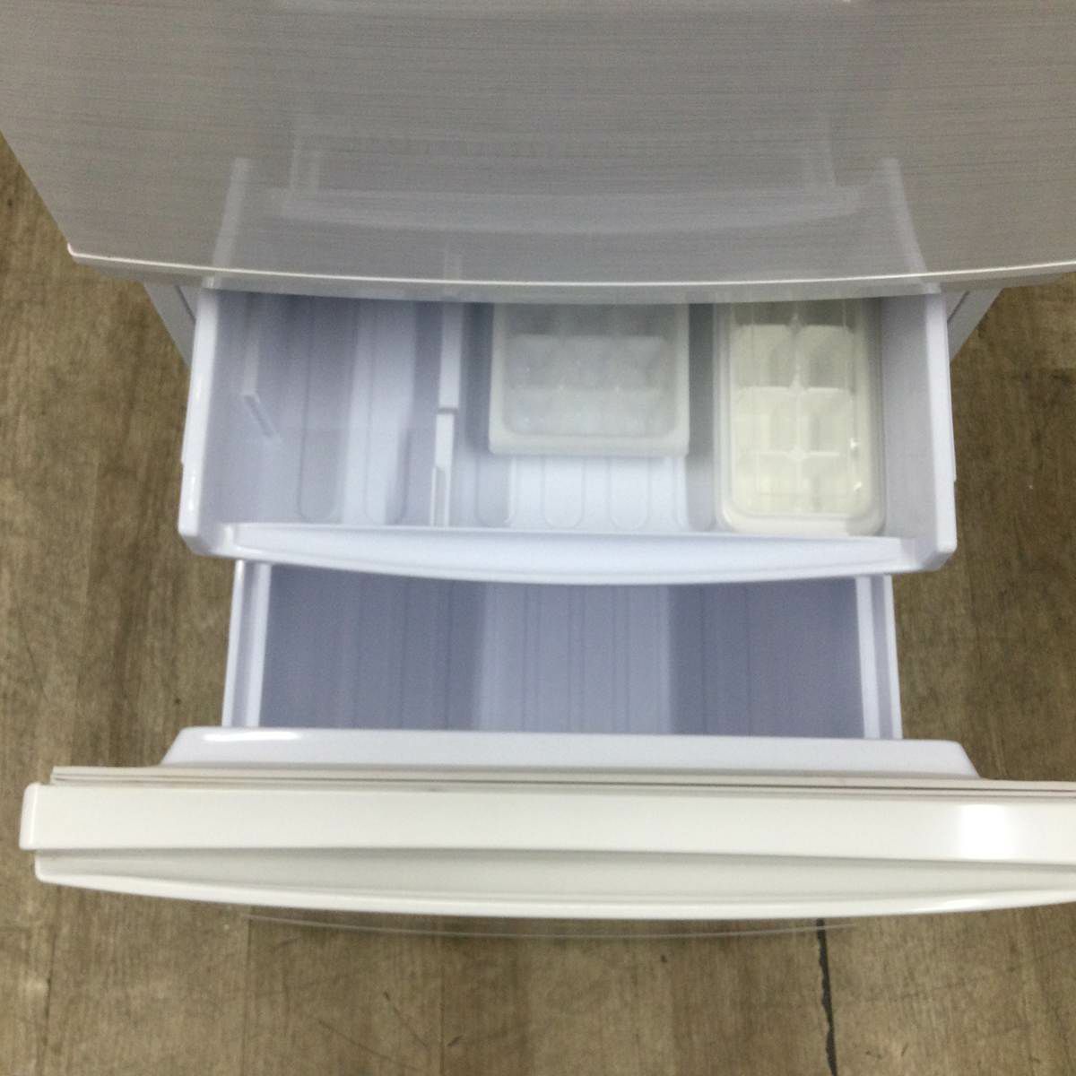 SHARP シャープ 冷蔵庫 SJ-D14D 137L どっちもドア d4661 Amazon.co.jp: シャープ SHARP 冷蔵庫 137L(幅48cm) つけかえどっちも