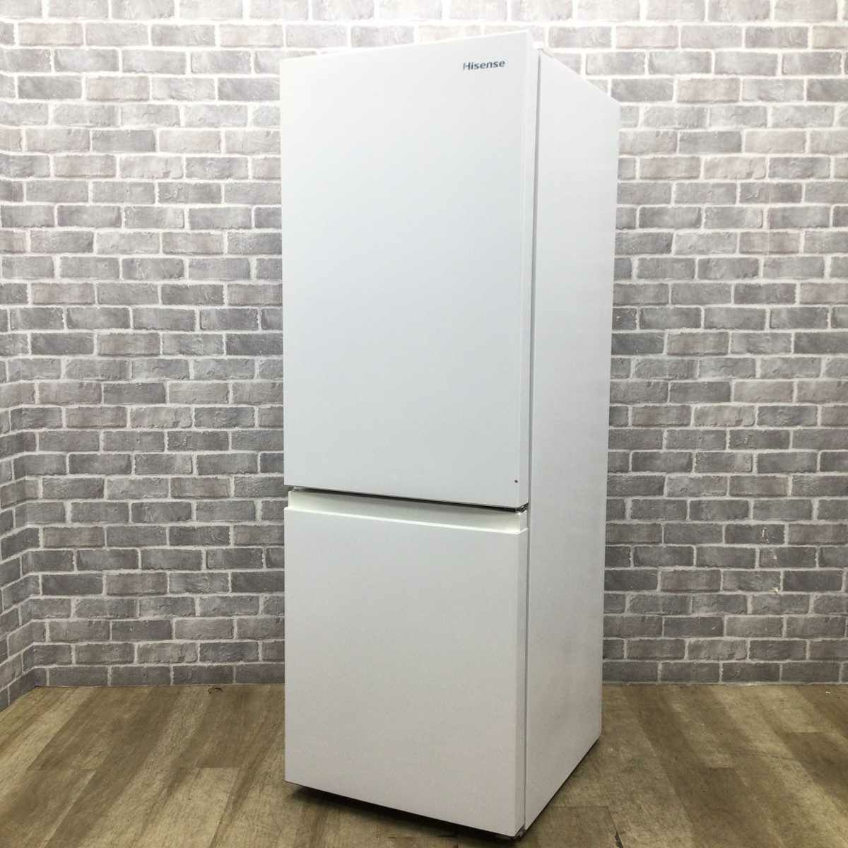 ハイセンス 冷蔵庫 2ドア 175L 右開き ホワイト HR-D1701W 2022年製