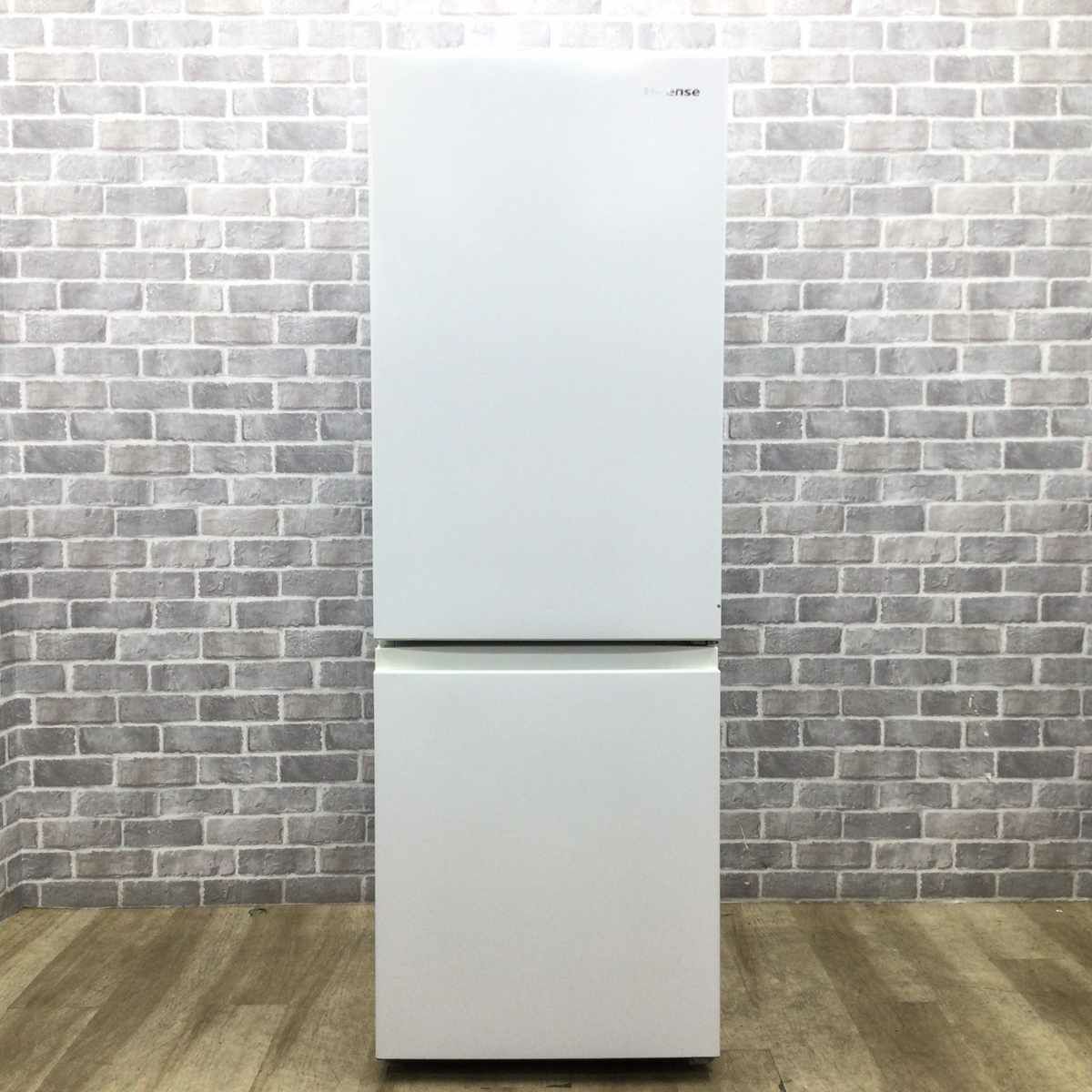 ハイセンス 冷蔵庫 2ドア 175L 右開き ホワイト HR-D1701W 2022年製